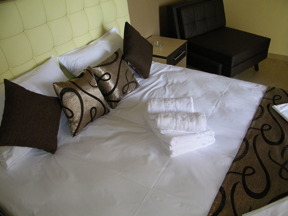 Castro Deluxe Apartment Торони Екстериор снимка