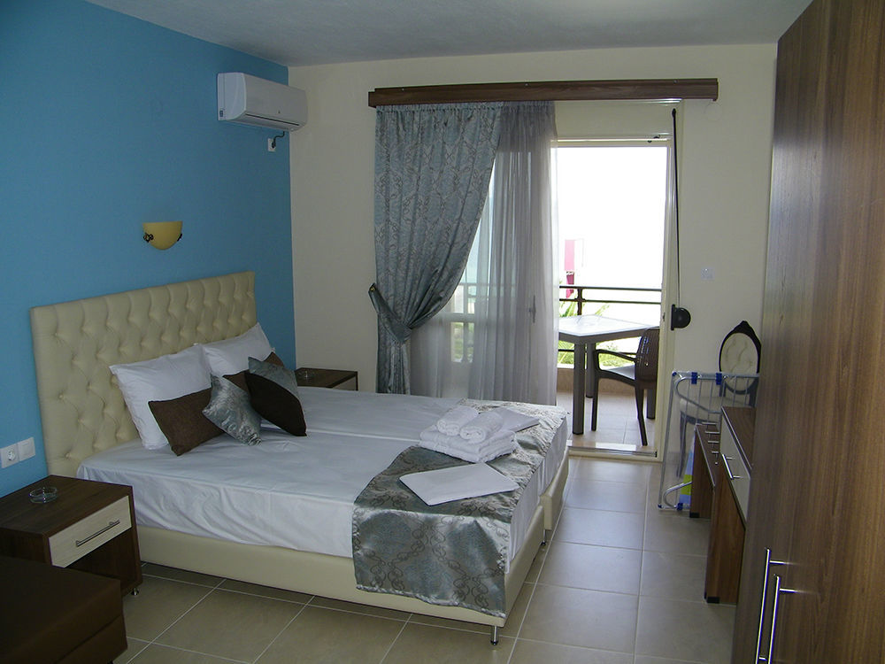 Castro Deluxe Apartment Торони Екстериор снимка