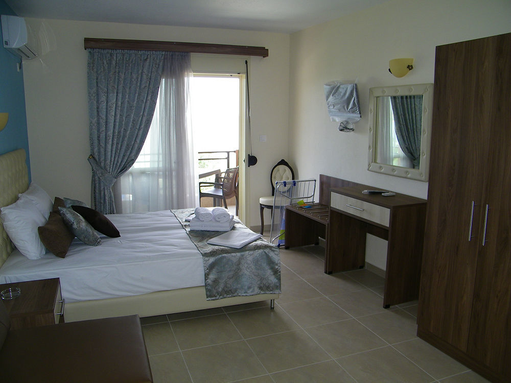 Castro Deluxe Apartment Торони Екстериор снимка