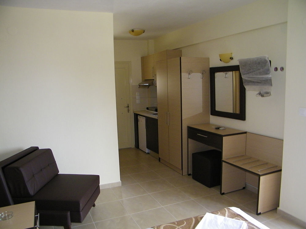 Castro Deluxe Apartment Торони Екстериор снимка