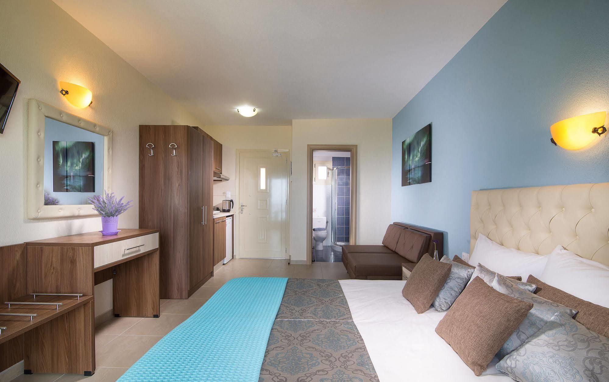 Castro Deluxe Apartment Торони Екстериор снимка